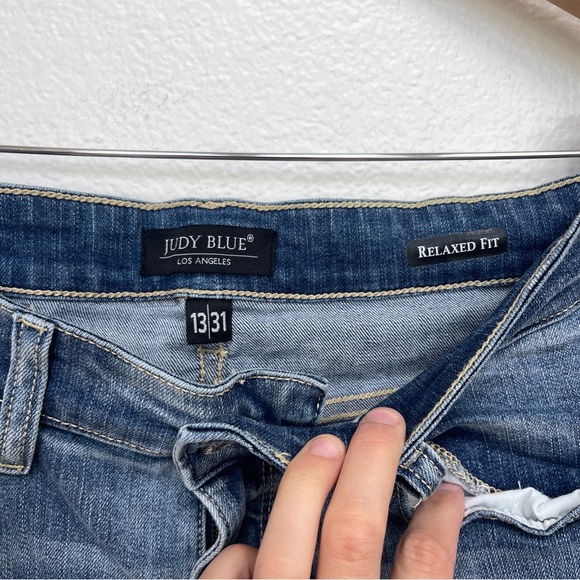 Judy Blue Relaxed Fit Jeans Size 31 - Picture 2 of 5